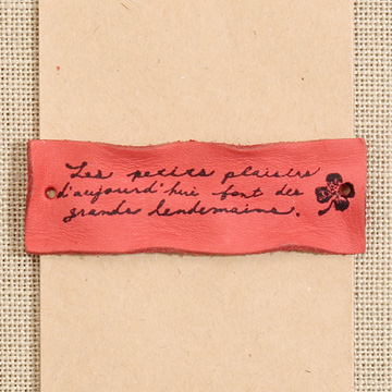 [장식부자재] 크로바 천연 워싱 가죽라벨 - 레드 (개)