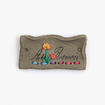 [장식부자재] 폼폼꽃 자수 워싱 천연 가죽라벨 - 카키 (개)