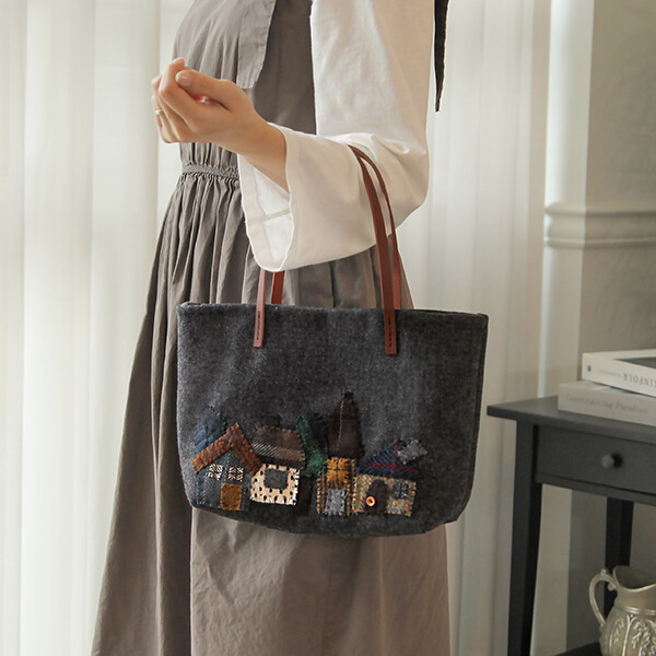 [바이핸즈] 퀼트패키지 가방 - 하우스 울체크 토트백