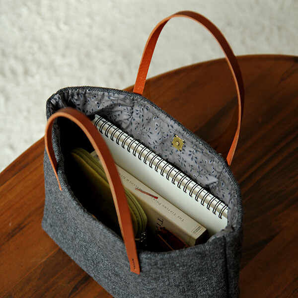 [바이핸즈] 퀼트패키지 가방 - 하우스 울체크 토트백