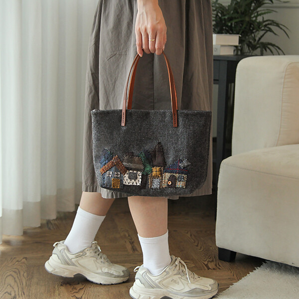 [바이핸즈] 퀼트패키지 가방 - 하우스 울체크 토트백