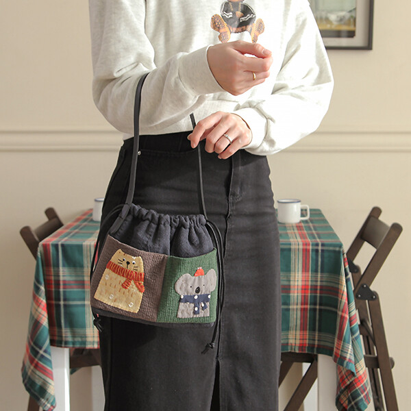 [바이핸즈] 퀼트패키지 가방 - 고양이와 코알라 숄더백