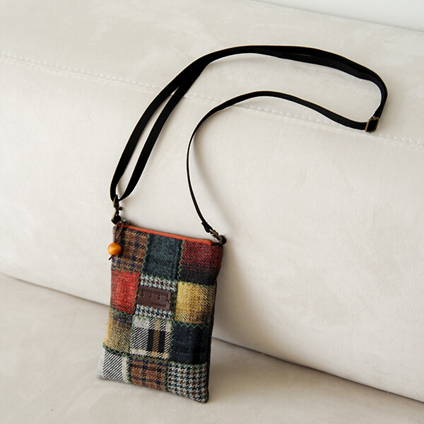 [바이핸즈] 퀼트패키지 가방 - 울체크 핸드메이드 파우치겸 핸폰가방