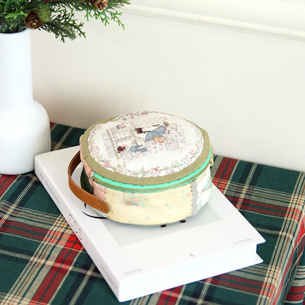 [바이핸즈] 퀼트패키지 소품 - 케이트 플라워 원형 파우치