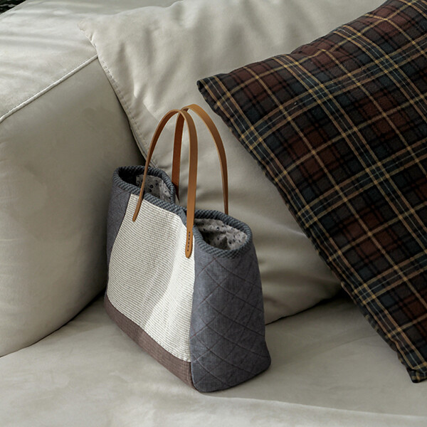 [바이핸즈] 퀼트패키지 가방 - 주근깨소녀 토트백