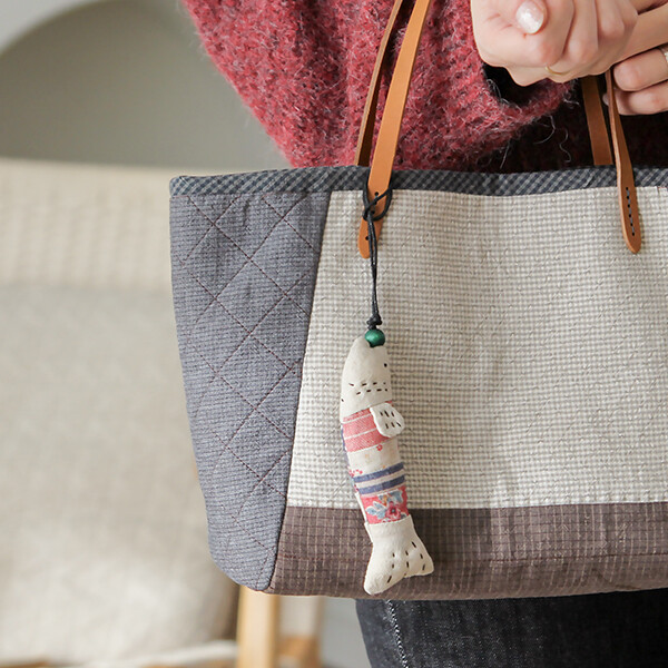 바이핸즈 퀼트패키지 인형 소품만들기 diy키트 - 나는 명태다 퀼트키링 2개 세트