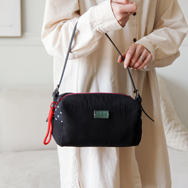 [바이핸즈] 퀼트패키지 가방 - 딸기소녀 숄더백